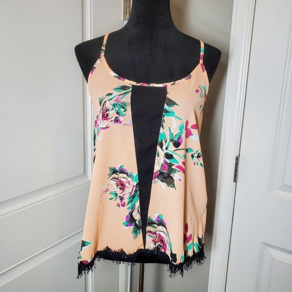 NWT Fab'rik Lila Triangle Inset Peach Floral Lace Trim Cami Women's Size Medium - Picture 14 of 16